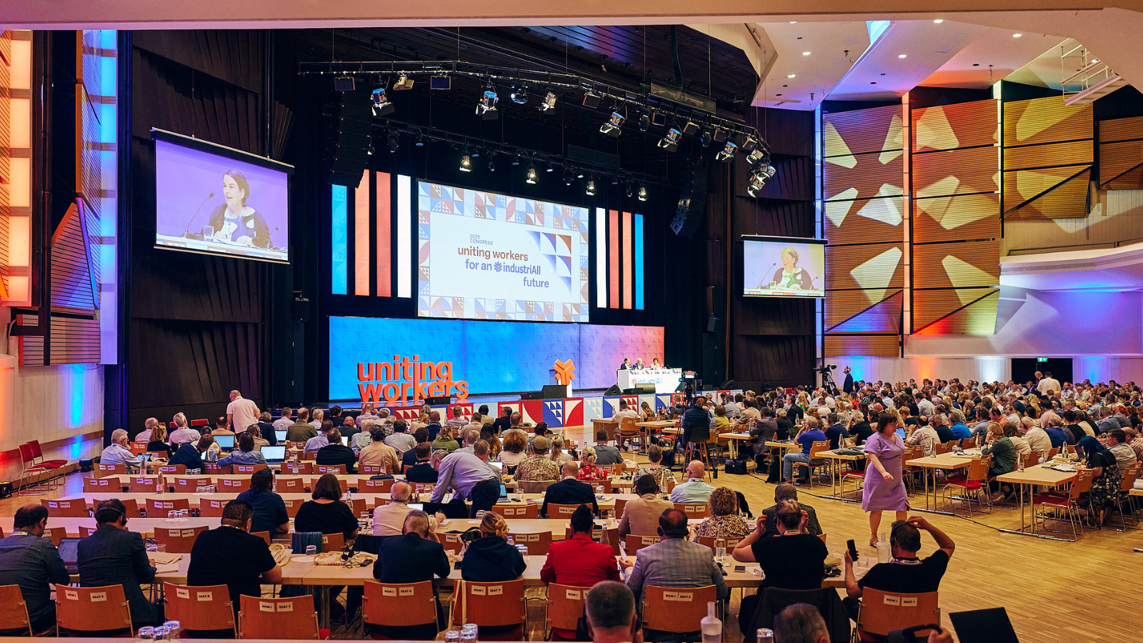 Emergency motion: Trade unions stand for fundamental democratic rights and principles