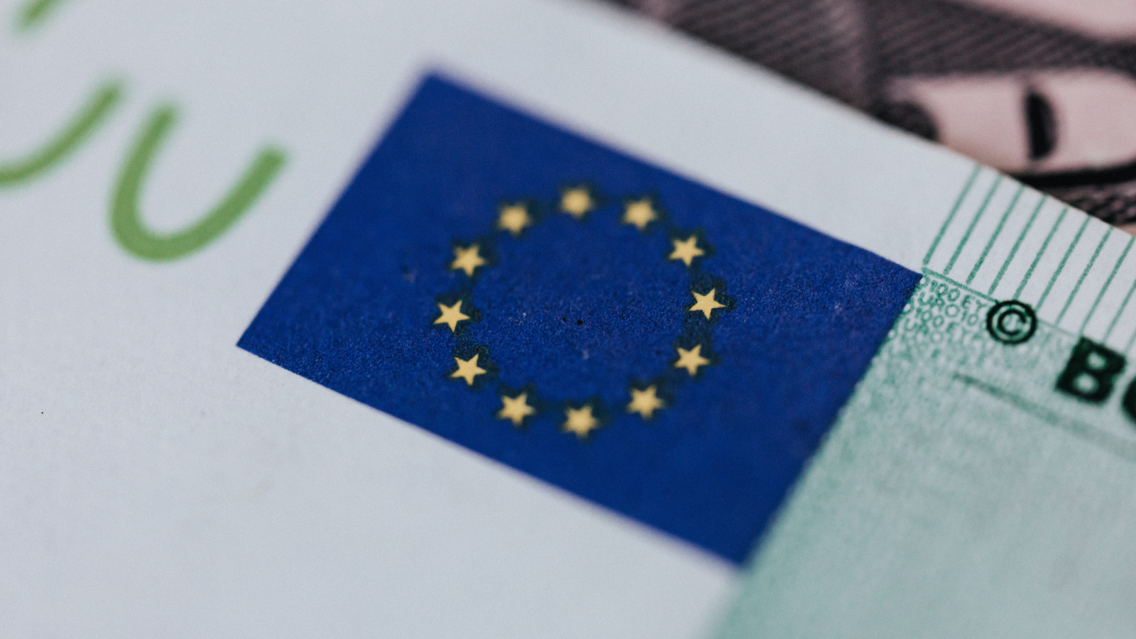 EUCO: Further expenditures on defence, nothing for social Europe